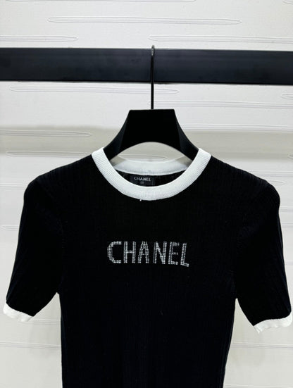 25 Spring and Summer latest series! Round neck contrast knitted short sleeves