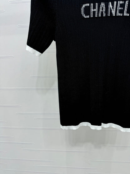 25 Spring and Summer latest series! Round neck contrast knitted short sleeves