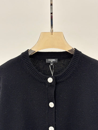 25 Early spring new round neck single row bird color button simple casual knitted cardigan