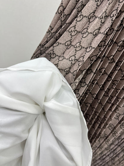 25 Early Spring New Arrival Classic Double Glogo Printed Pleated Long Pleated Skirt