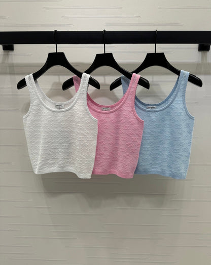 25 Logo jacquard knitted vest