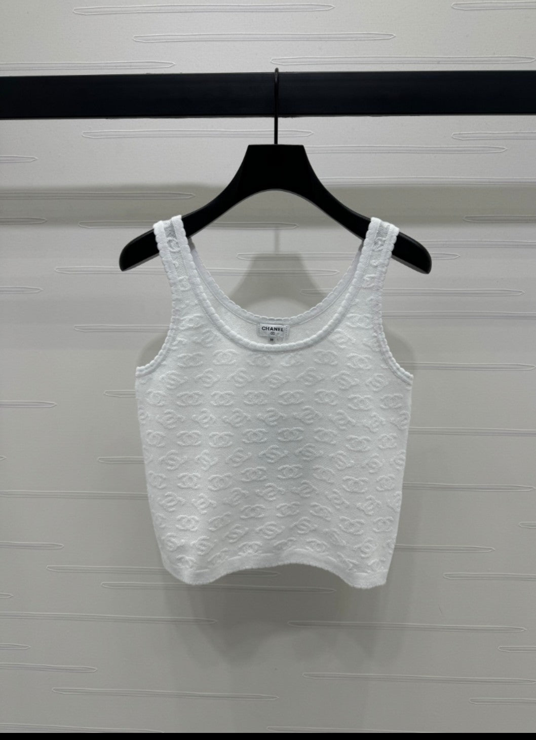 25 Logo jacquard knitted vest