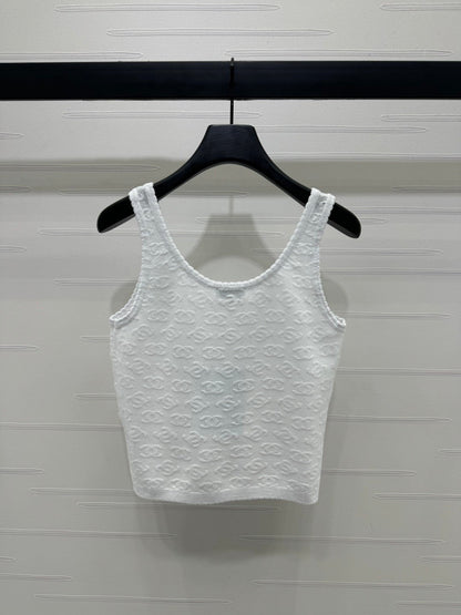 25 Logo jacquard knitted vest
