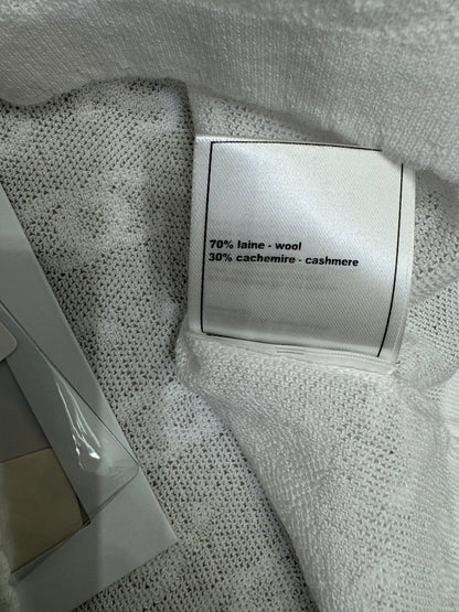 25 Logo jacquard knitted vest