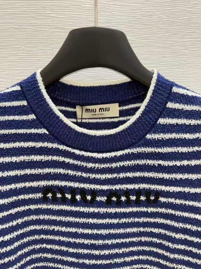 25 Round neck letter logo jacquard stripe contrasting casual knitting set