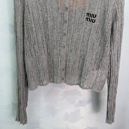 25 Round neck button knit cardigan