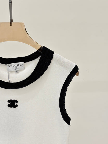 25 Round neck lace contrasting letter logo three-dimensional jacquard simple knitted vest