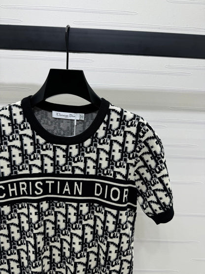 25  Jacquard Knitted Short Sleeve