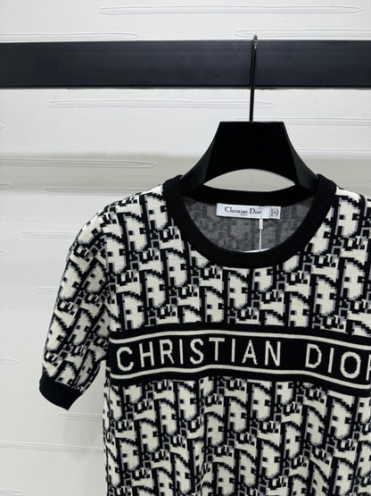 25  Jacquard Knitted Short Sleeve
