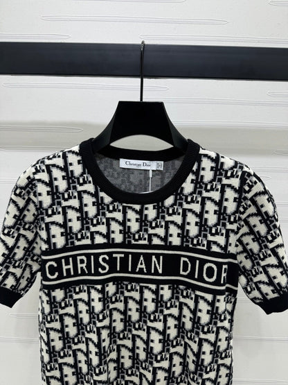 25  Jacquard Knitted Short Sleeve