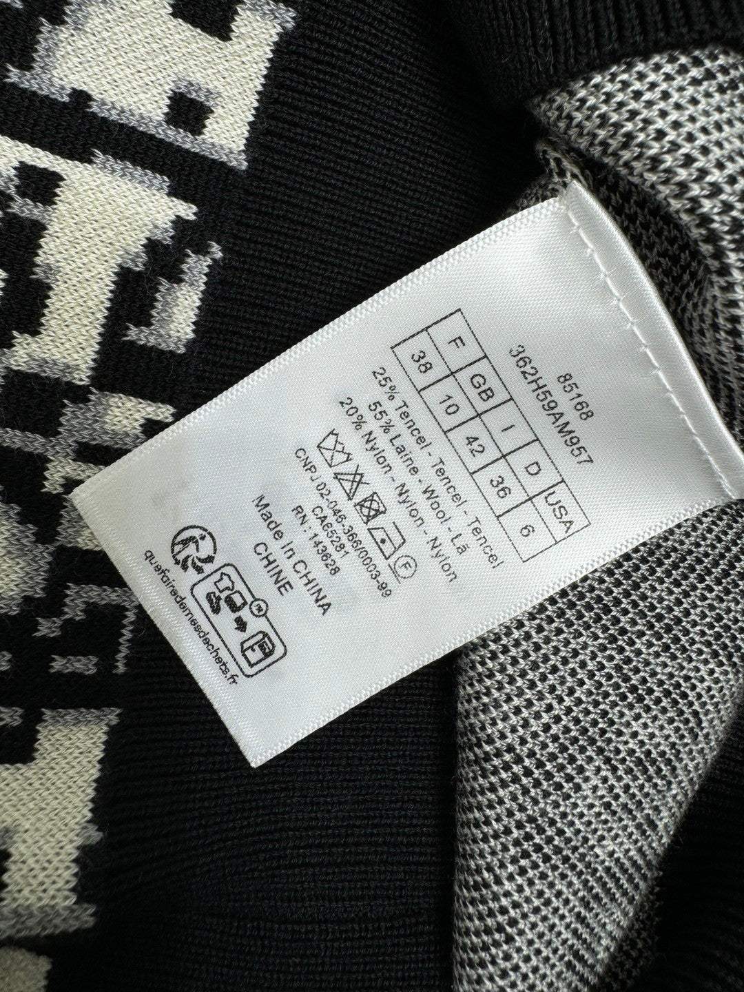 25  Jacquard Knitted Short Sleeve