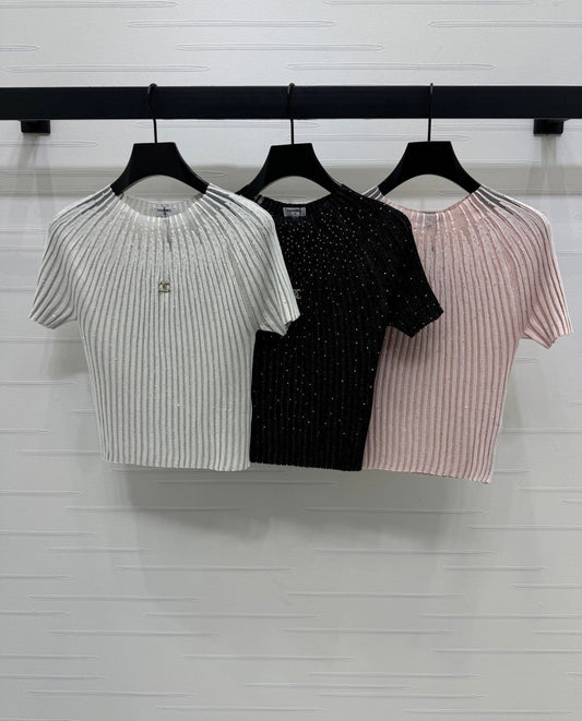 25  Round neck vertical stripe knitted top