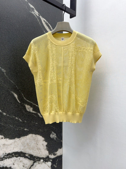 25  Jacquard hollow knitted top