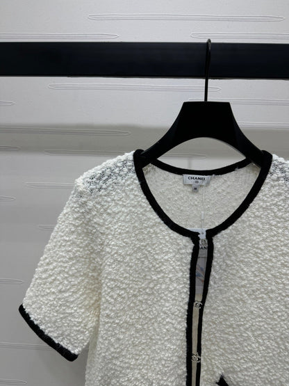 25  Particle velvet knitted short sleeved cardigan