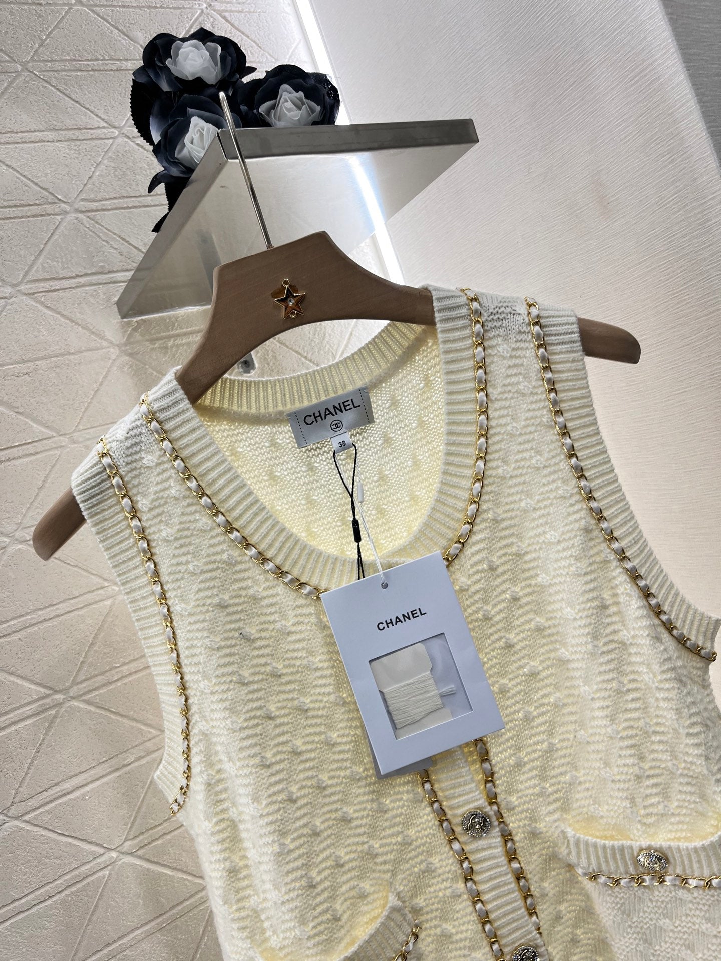 2025 New Leather Chain Knitted Vest