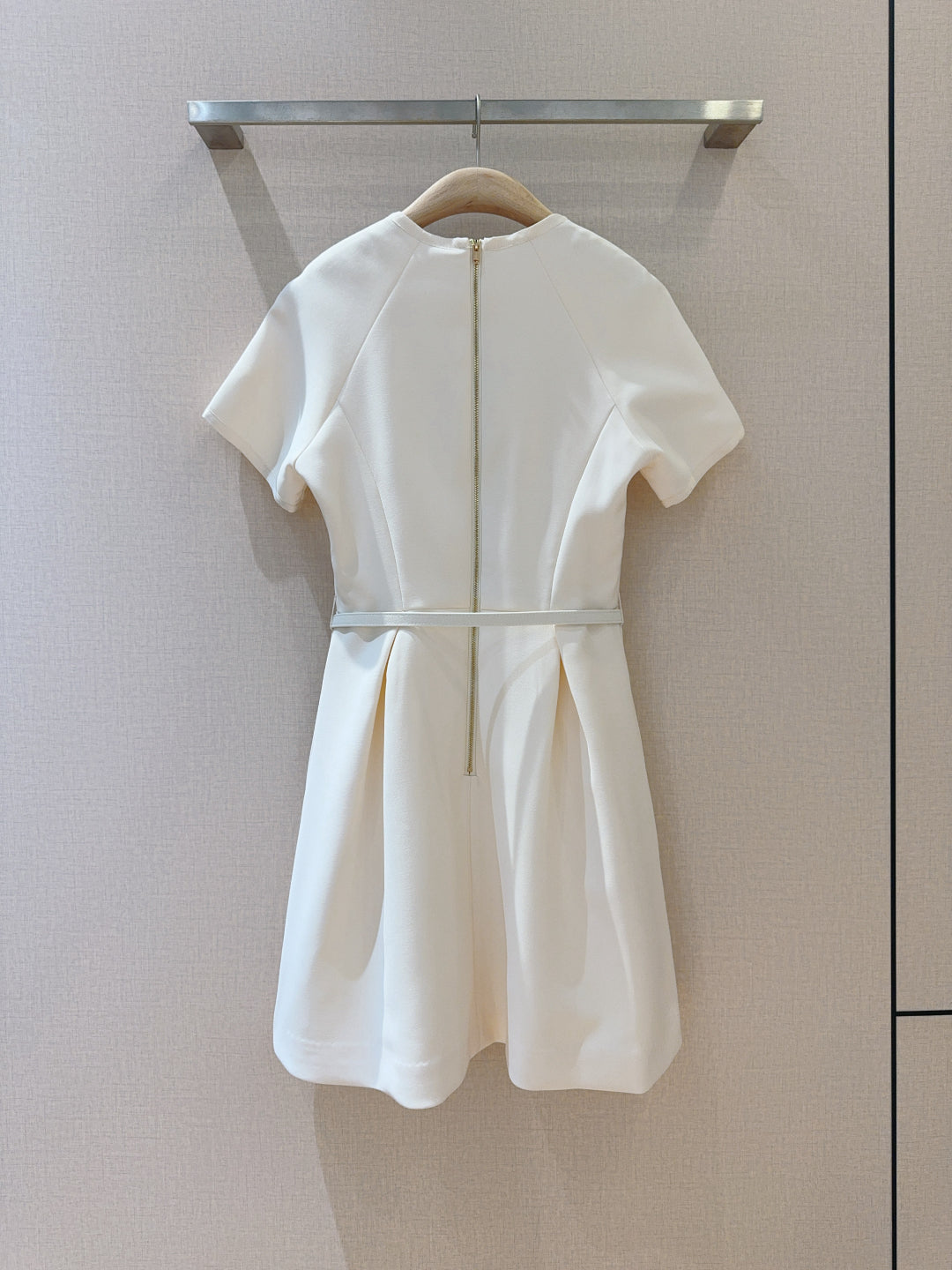 2025 new three-dimensional round neck raglan sleeve dress