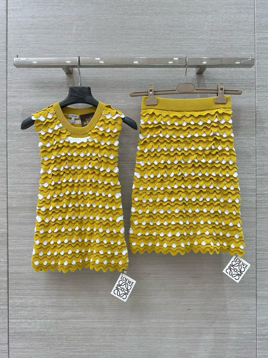 25 Scale Knit Vest Top Skirt Set