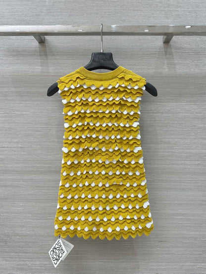25 Scale Knit Vest Top Skirt Set