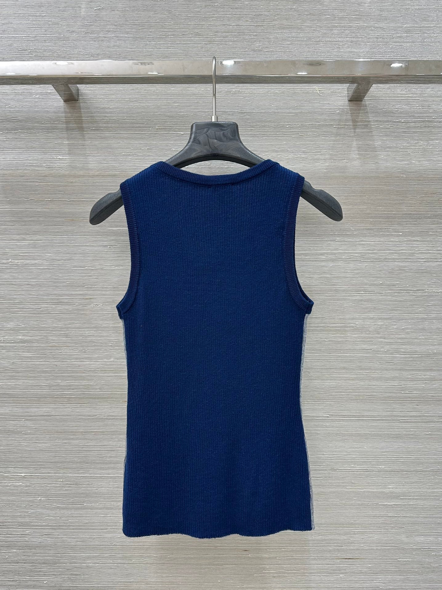 25 Spring and Summer New Vest