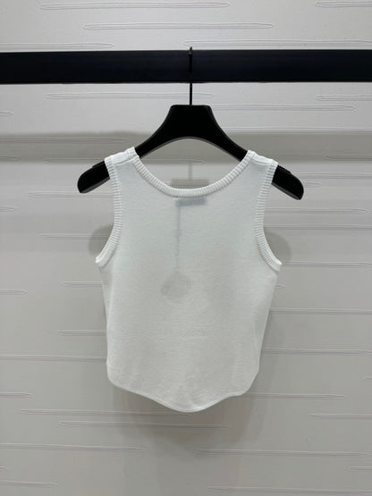 25 3D embossed logo knitted vest