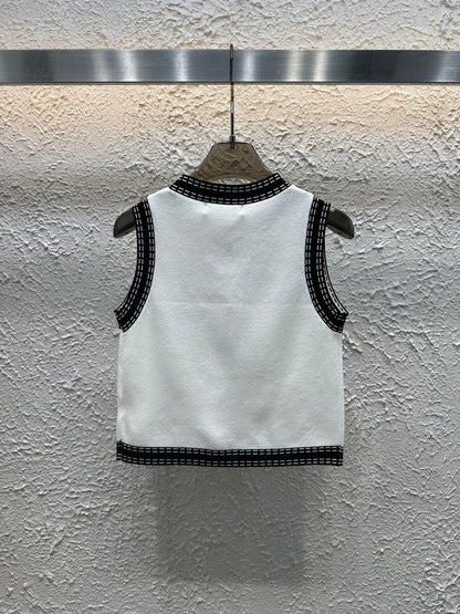 25 Summer New V-neck Knitted Vest