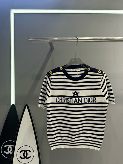 25 Pentagram Letter Jacquard Gold Button Shoulder Button Striped Crew Neck Knit Short Sleeve
