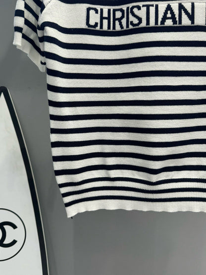 25 Pentagram Letter Jacquard Gold Button Shoulder Button Striped Crew Neck Knit Short Sleeve