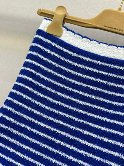 25 New Striped Knitted Short Sleeve Suit