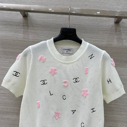 25 Lettering embellished open-knit short sleeves