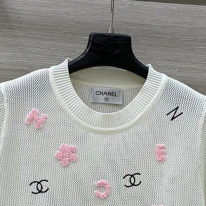 25 Lettering embellished open-knit short sleeves