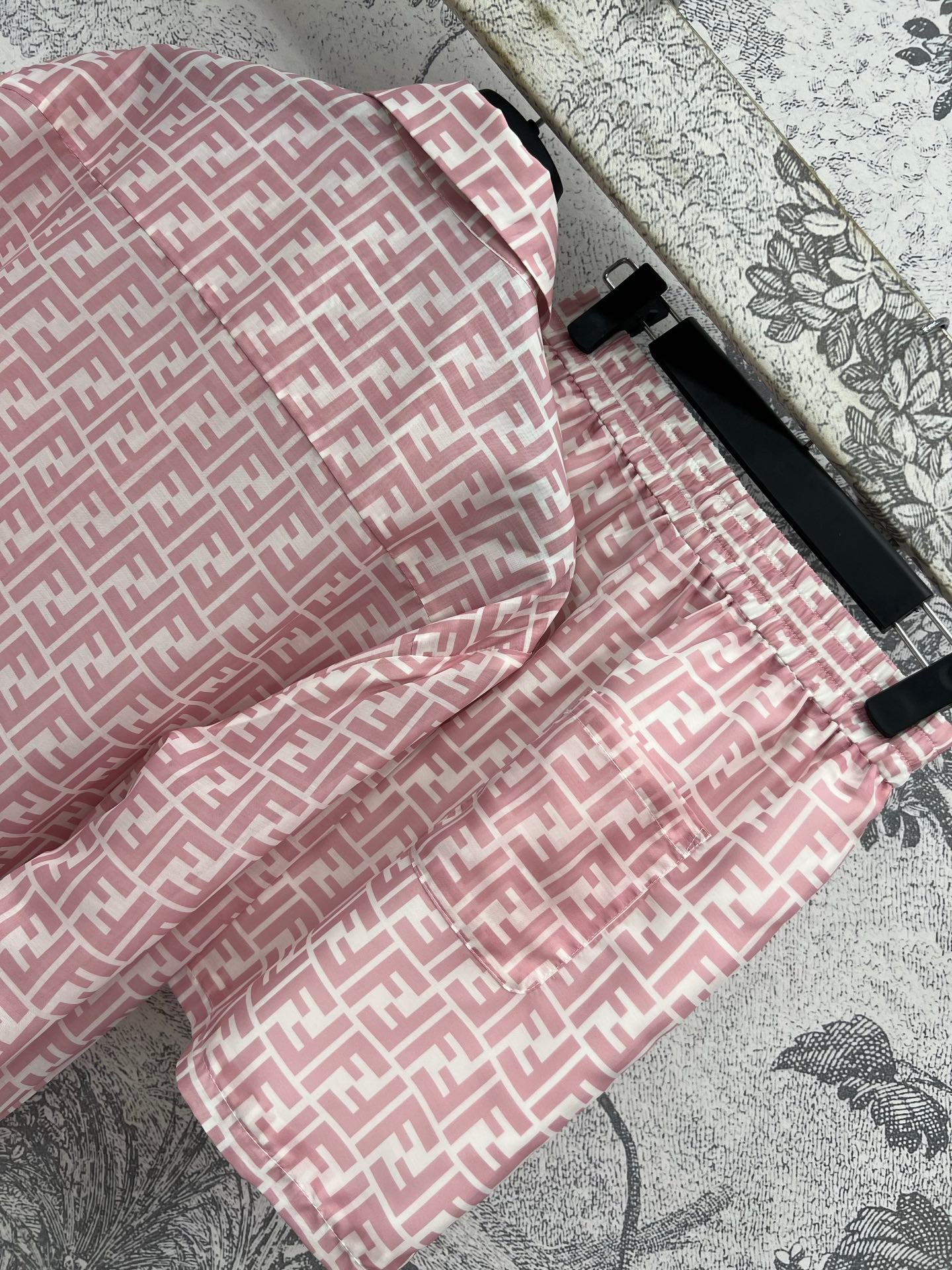 25 Summer new letter jacquard lapel shirt + high waist shorts