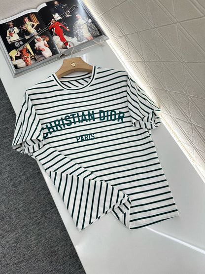 25 Spring and Summer New Round Neck Striped T-shirt