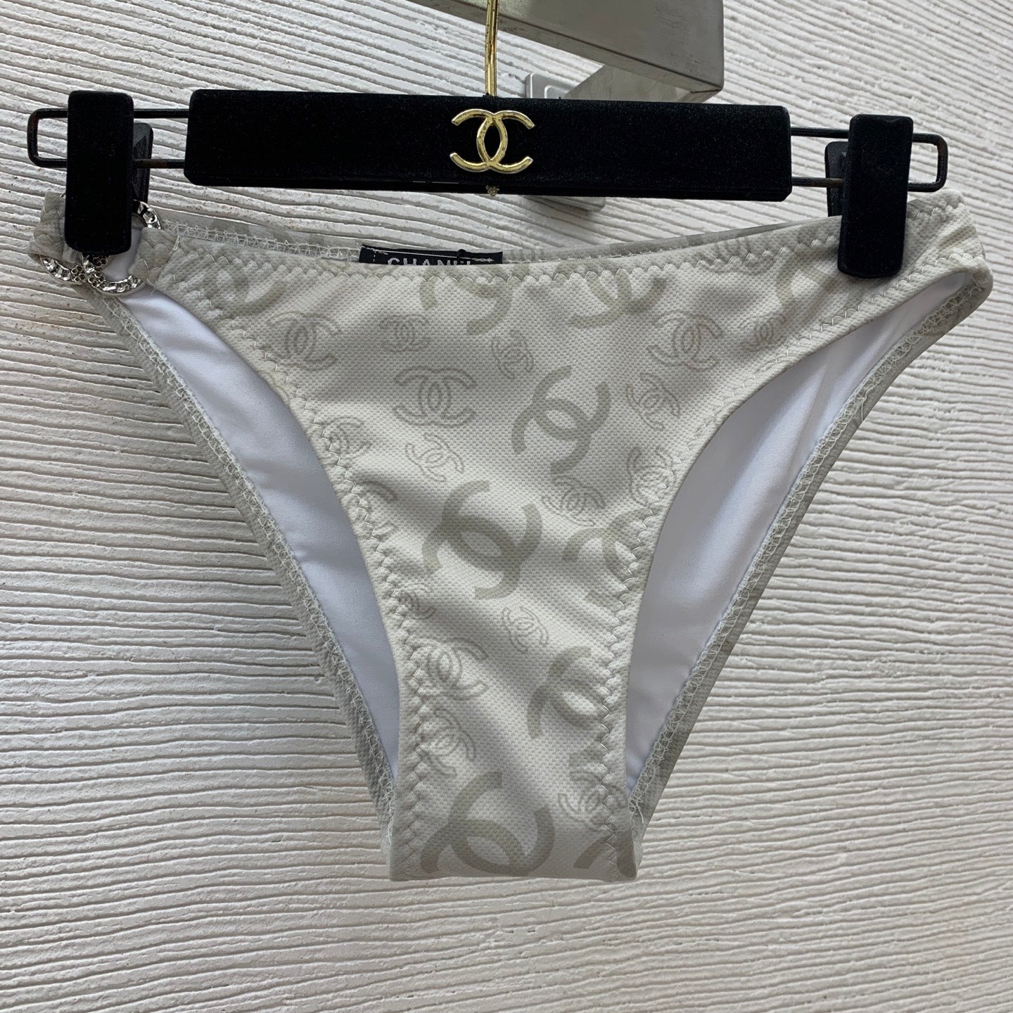 25 Summer New Double C Logo Printed Sexy Two-Piece Swimsuit (With Chest Pad)