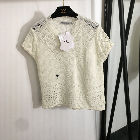 25 Summer new hollow V-neck short-sleeved sweater
