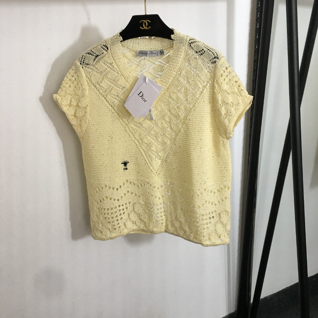 25 Summer new hollow V-neck short-sleeved sweater
