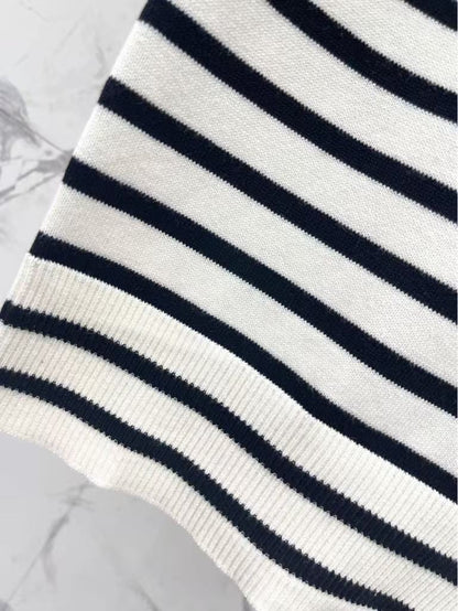 25 Striped embroidered vest