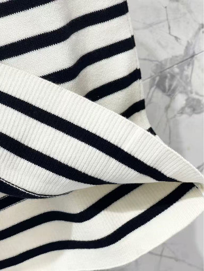 25 Striped embroidered vest