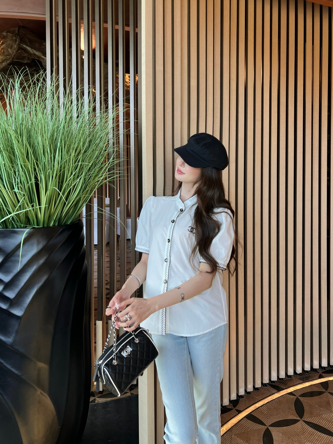 25Ss Spring and Summer new contrast color black edge embroidered shirt