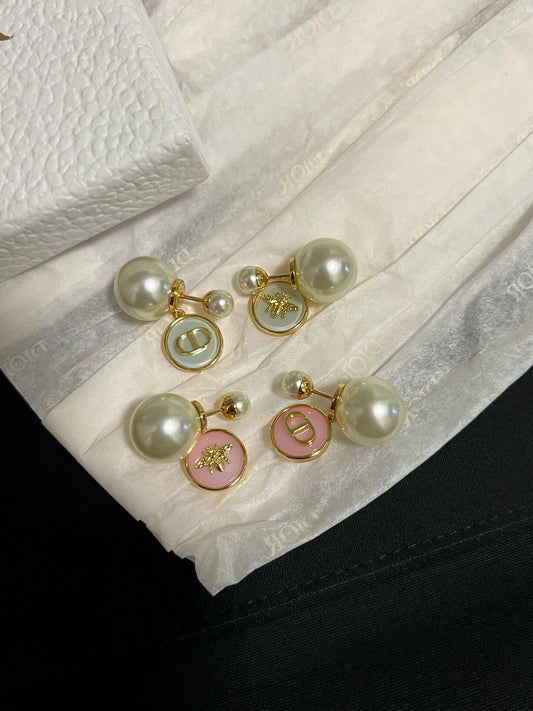 25 Summer New Bee Pearl Resin Earrings