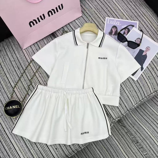 25ss New color blocked edge lapel short sleeved top paired with elastic waist short skirt set