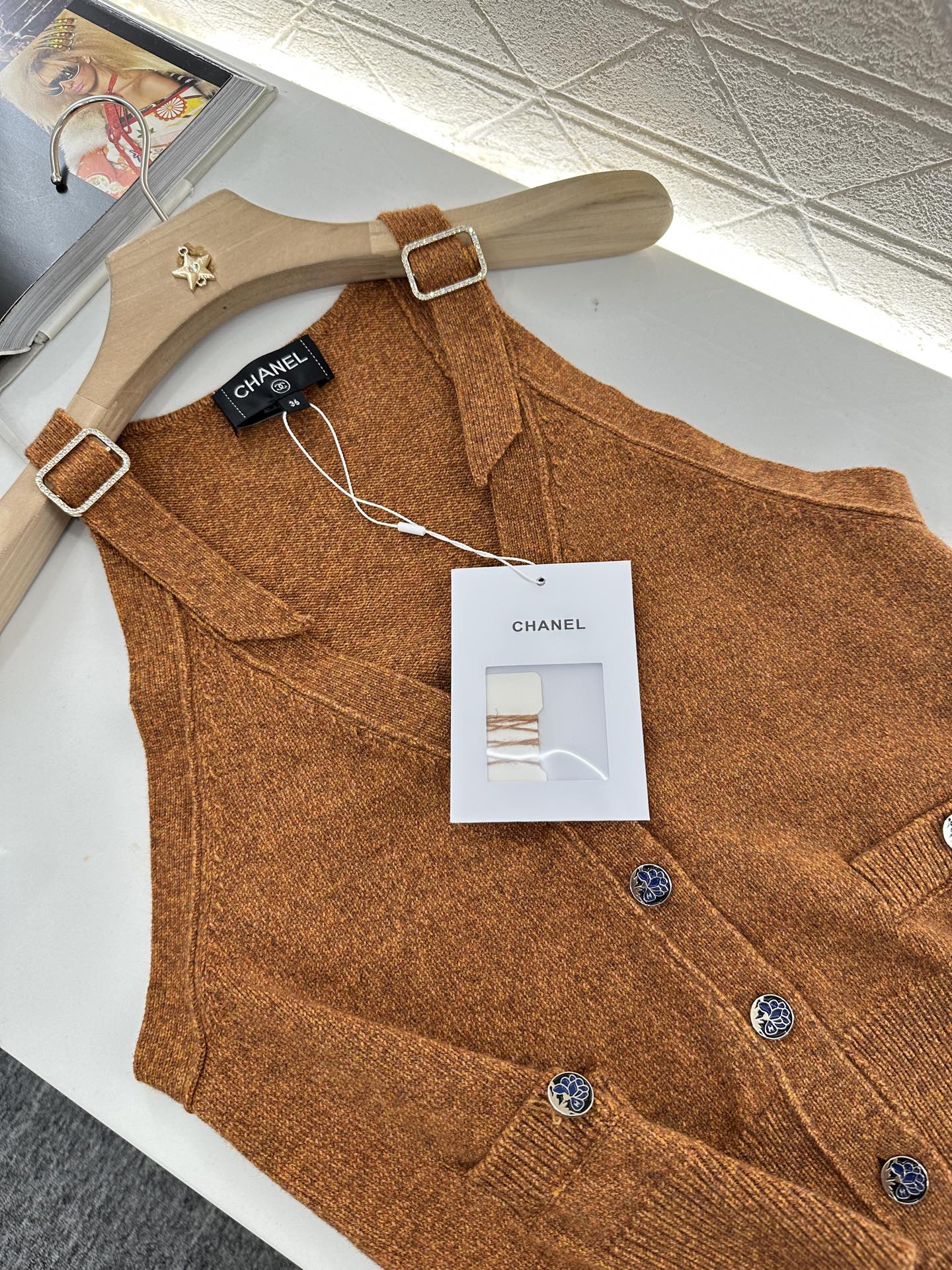 2025 new style new buckle knitted vest