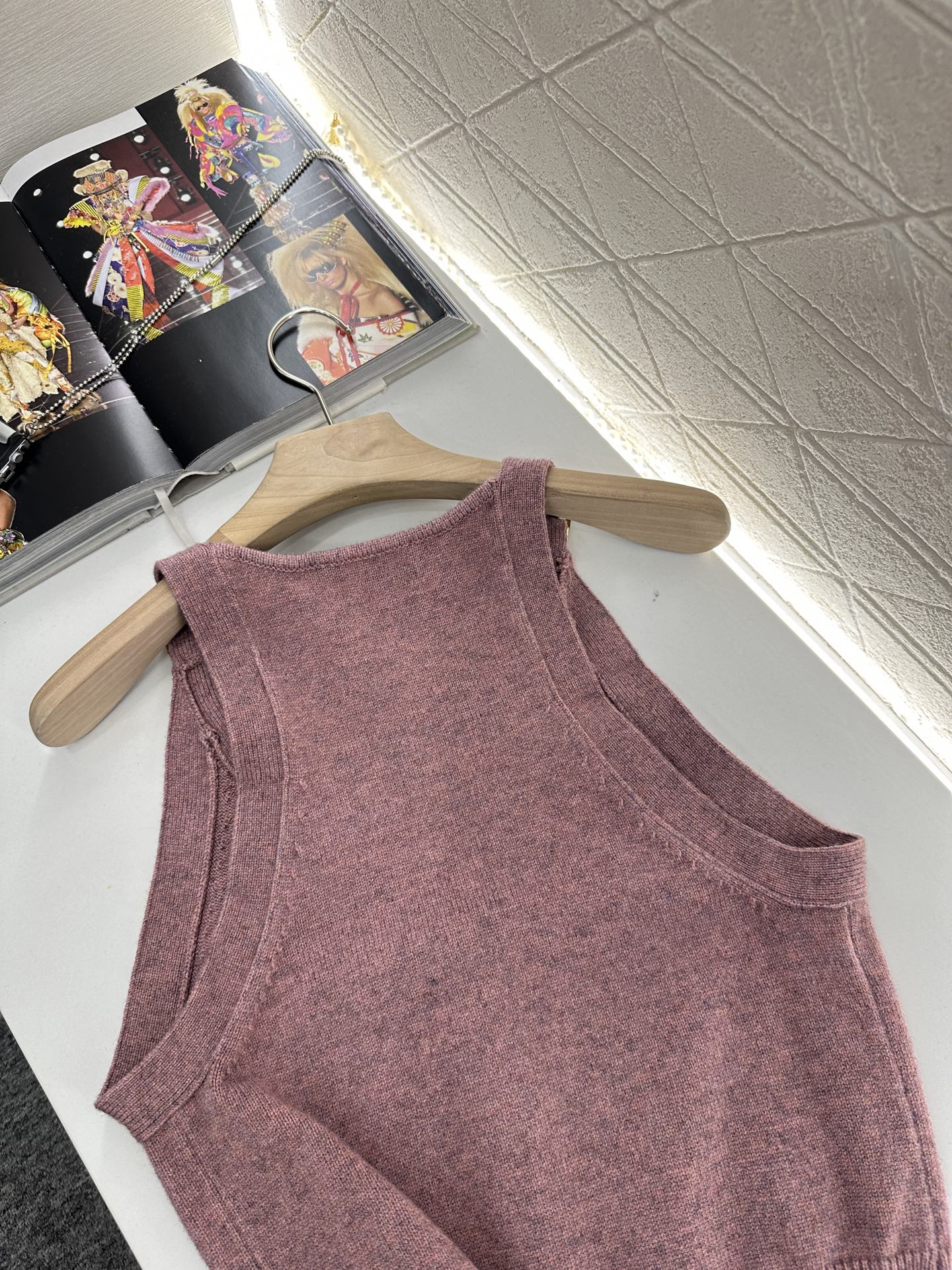 2025 new style new buckle knitted vest
