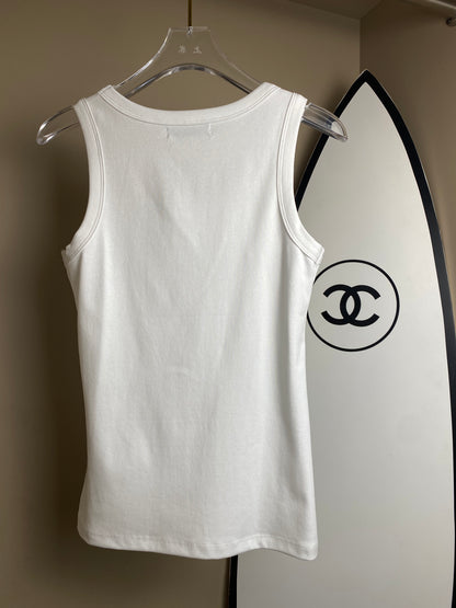 Classic triangle vest