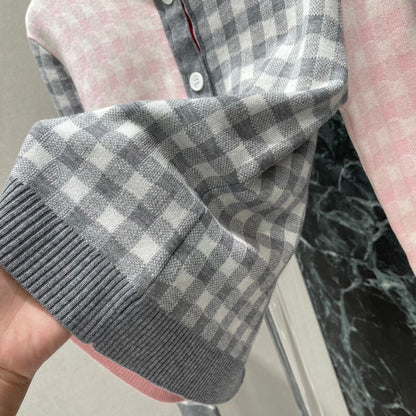 25 Early Autumn New Color-blocked Plaid Knitted Cardigan