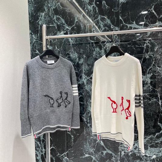 25 Early Autumn New Irregular Knitted Sweater