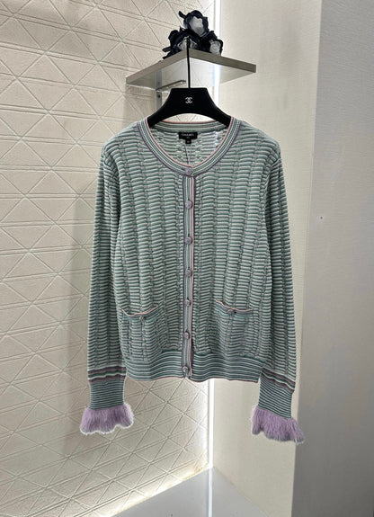 2025 Autumn New Striped knitted cardigan