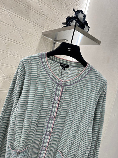 2025 Autumn New Striped knitted cardigan