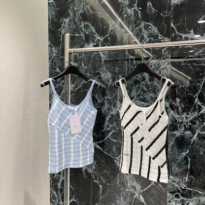 25 Early Autumn New Fake Two-piece Spliced Diagonal Striped Vest