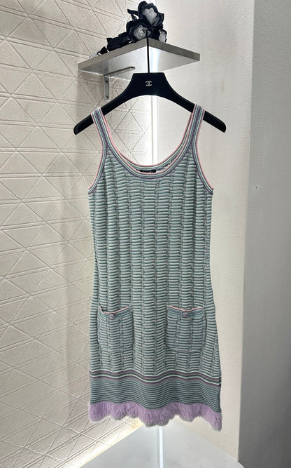2025 Early Autumn New Arrival Flowing Contrast Color Knitted Suspender Skirt