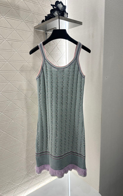 2025 Early Autumn New Arrival Flowing Contrast Color Knitted Suspender Skirt